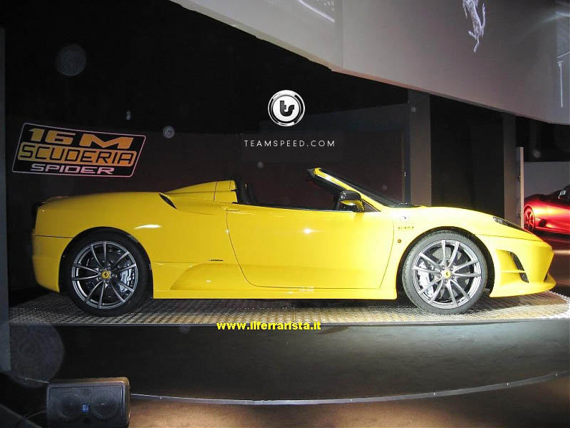 Illustration for article titled Ferrari Scuderia Spider 16M Unveiled Live At Mugello With Stickers, 16 GB Ferrari iPod Touch